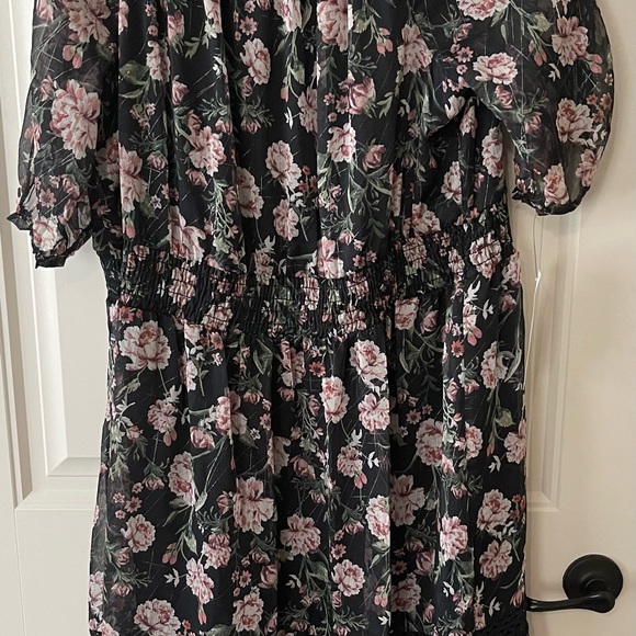NY Collection Plus Size Floral Dress - Picture 6 of 6